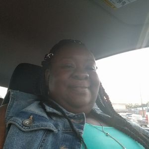 Meet your Posher, Chanel